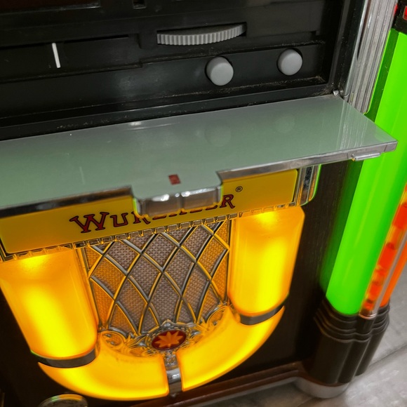 Wurlitzer Jukebox WR-18 Mini Bubbler FM CD Player Boombox System - Picture 8 of 9